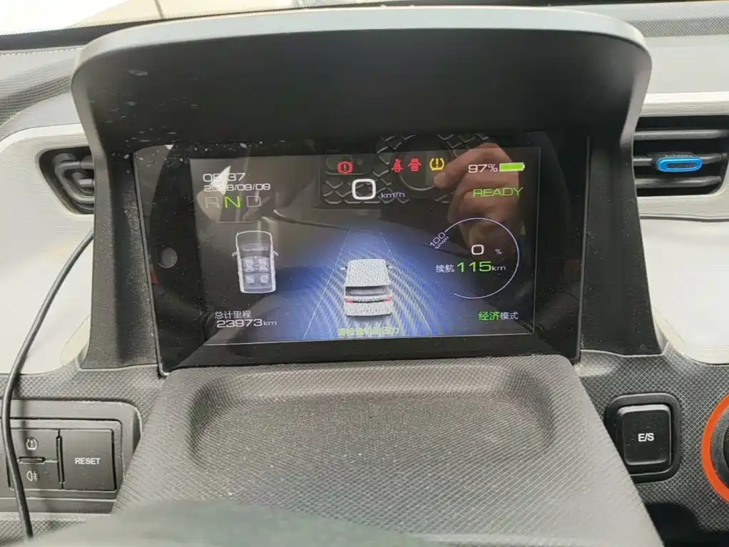Wuling MINIEV — миниатюра 12