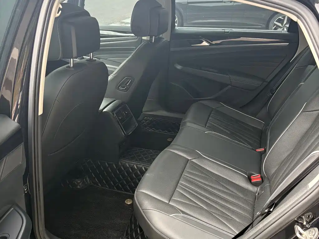 Volkswagen Passat — миниатюра 6