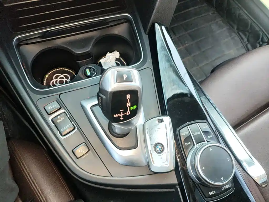 BMW 3 Series — миниатюра 14
