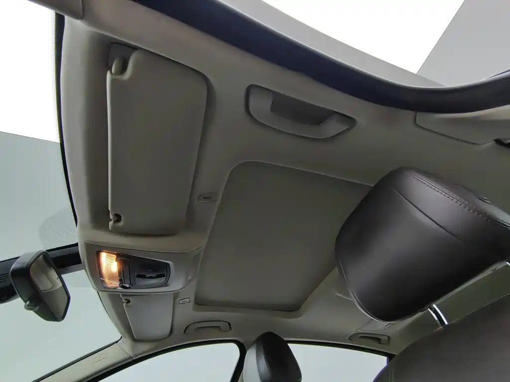 BMW 5 Series — миниатюра 14