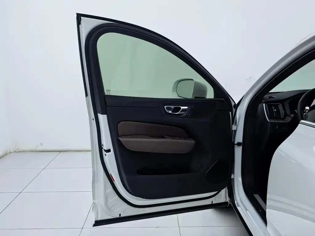 Volvo XC60 — миниатюра 24