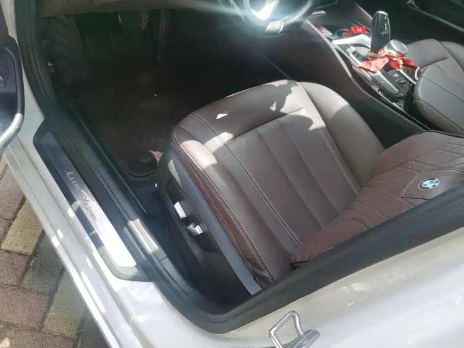 BMW 5 Series — миниатюра 8