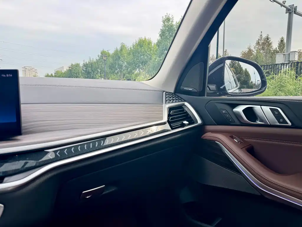 BMW X7 — миниатюра 18