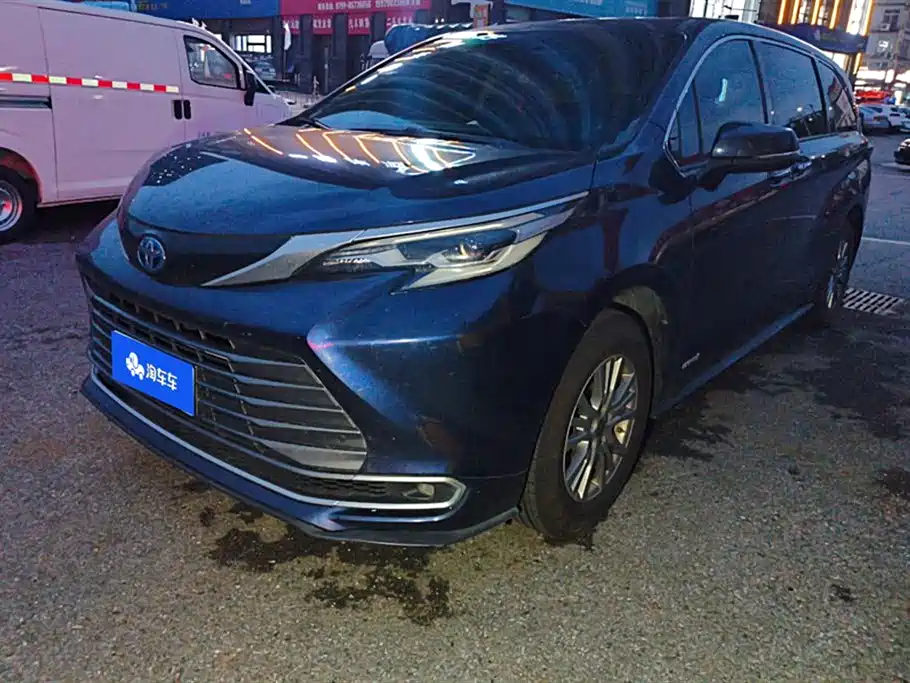 Toyota Sienna 2021 2.5L Luxury