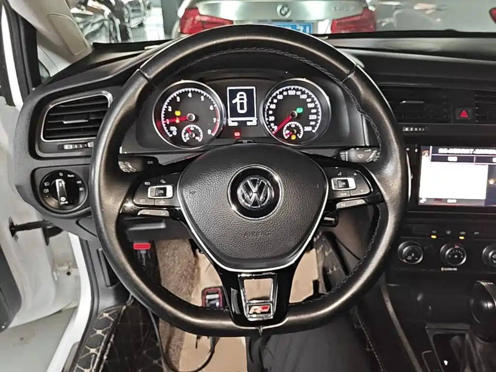 Volkswagen Golf — миниатюра 11