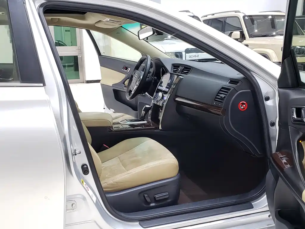 Toyota Reiz 2013 2.5V