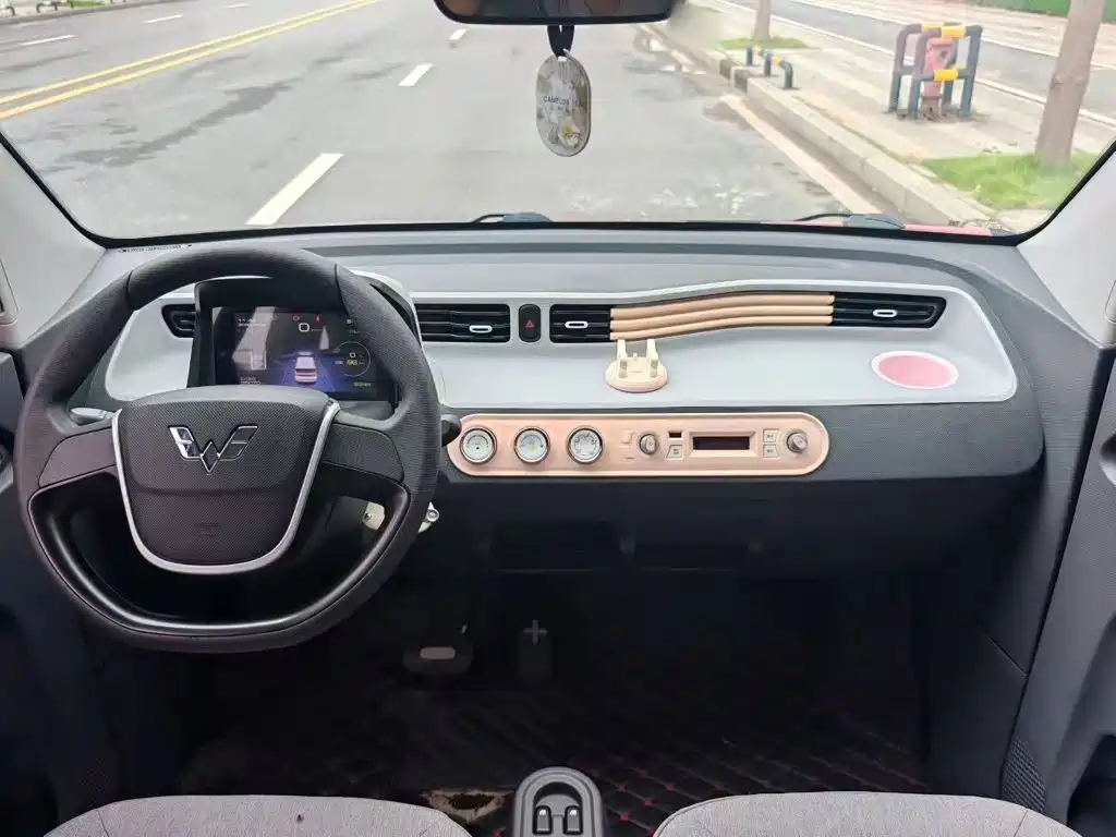 Wuling MINIEV — миниатюра 10
