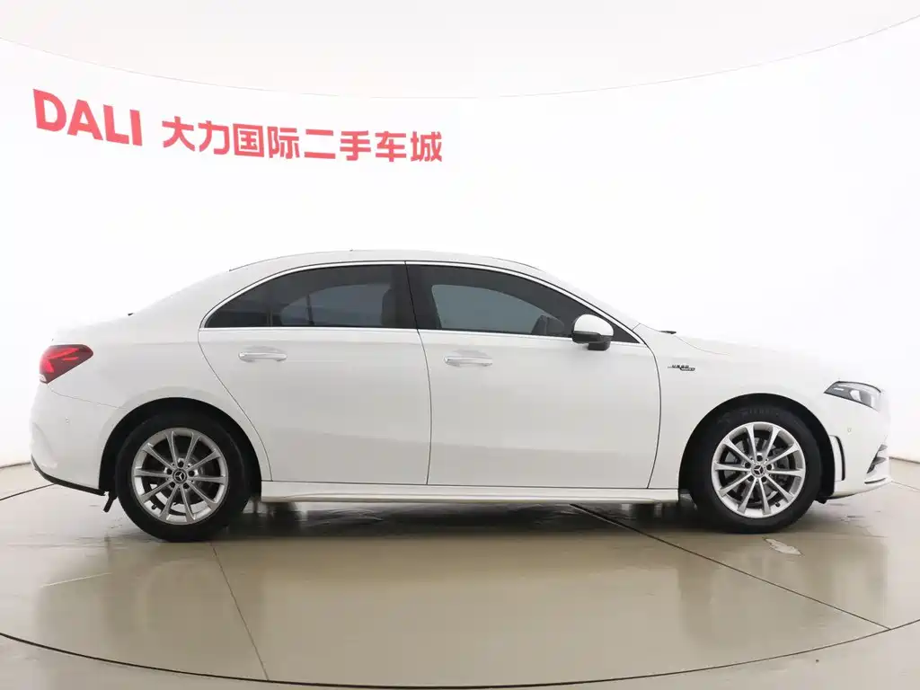Mercedes-Benz A-Class - фото 13