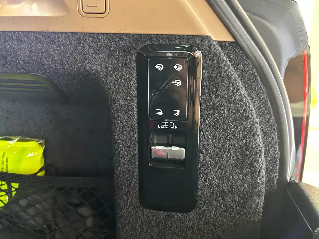 Land Rover Range Rover — миниатюра 43