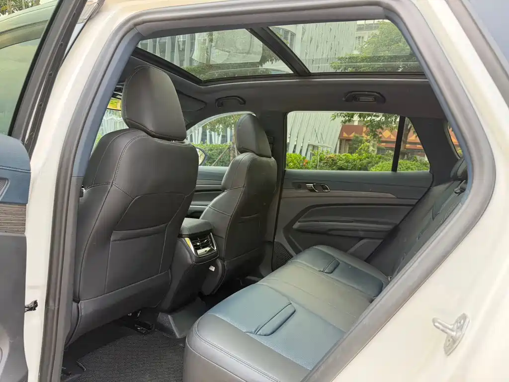 Ford Equator Sport — миниатюра 6