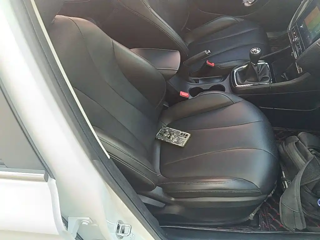 Roewe i5 — миниатюра 25