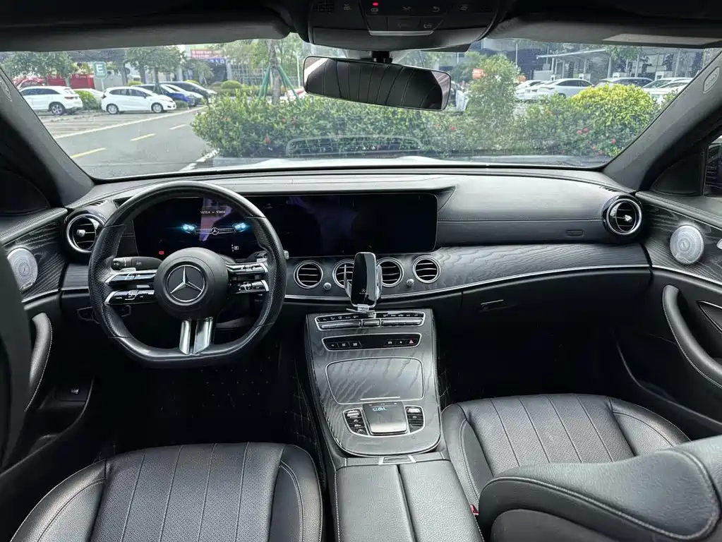 Mercedes-Benz E-Class (Import) — миниатюра 10