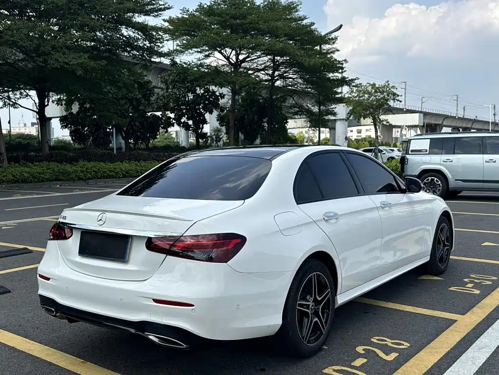 Mercedes-Benz E-Class (Import) — миниатюра 5