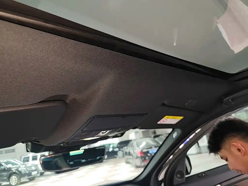 Land Rover Discovery Sport Hybrid — миниатюра 18