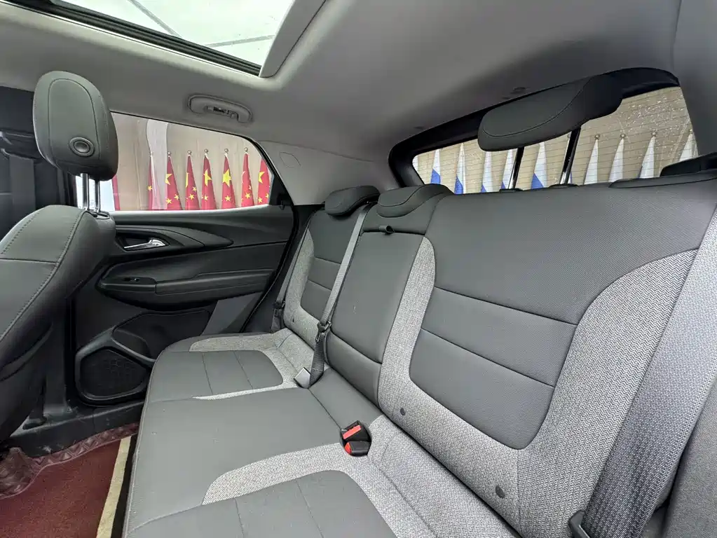 Chevrolet Tracker — миниатюра 15