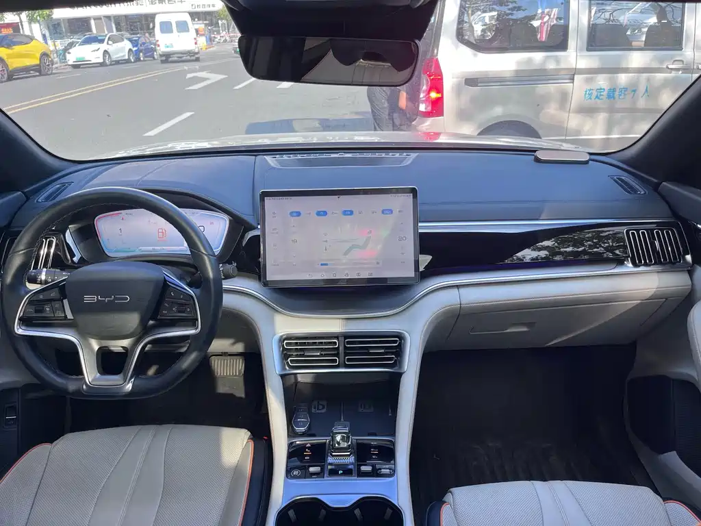 BYD PLUS New Energy — миниатюра 6
