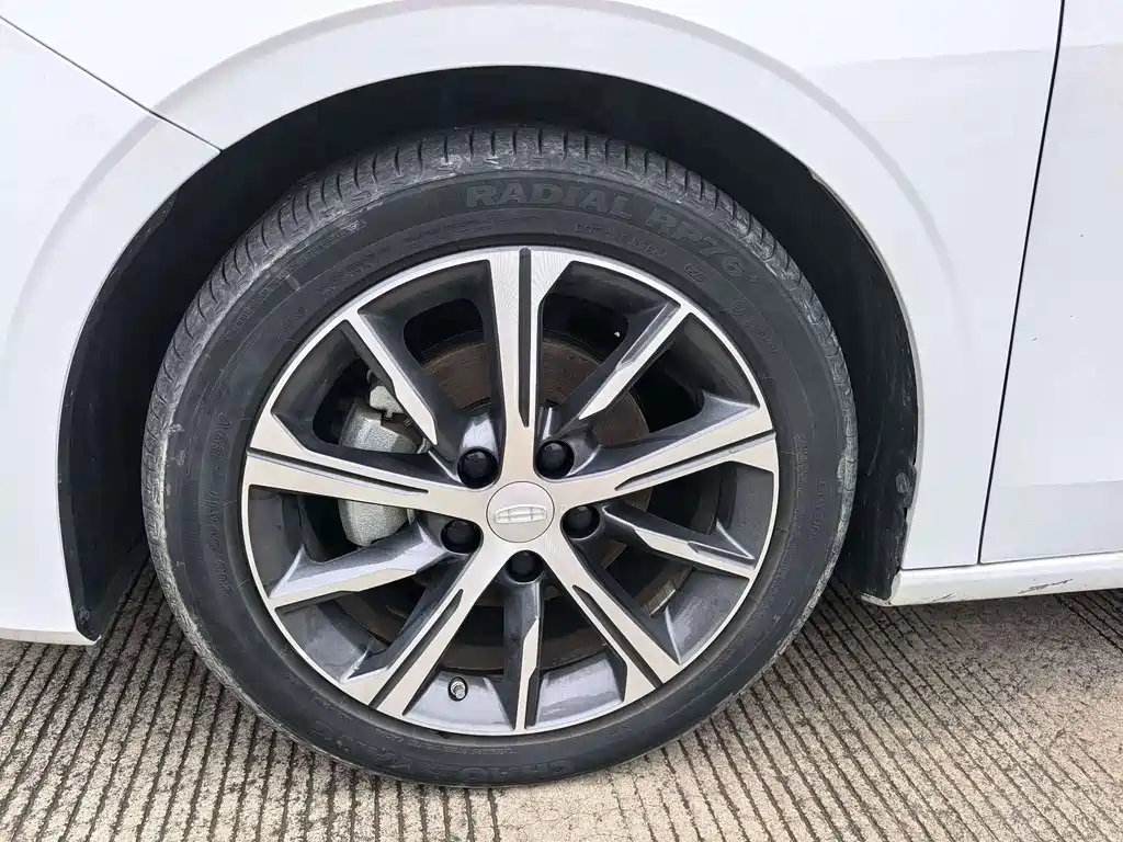 Geely Emgrand — миниатюра 5
