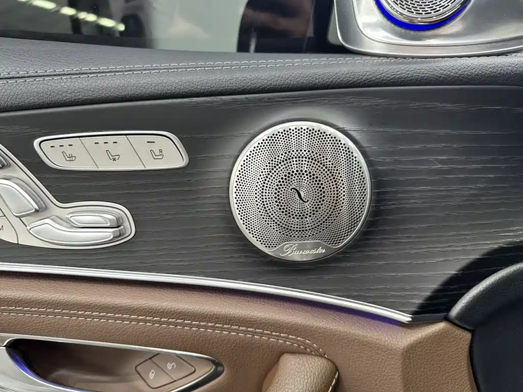 Mercedes-Benz E-Class — миниатюра 4