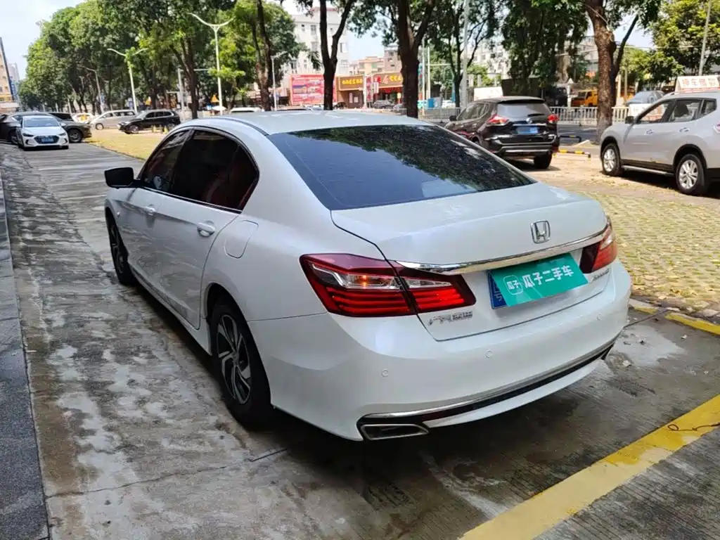 Honda Accord — миниатюра 5