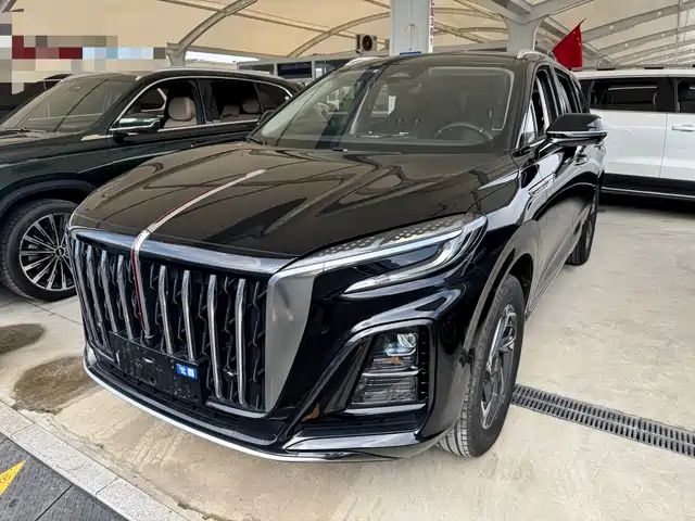 RED FLAG HONGQI HS3 2023