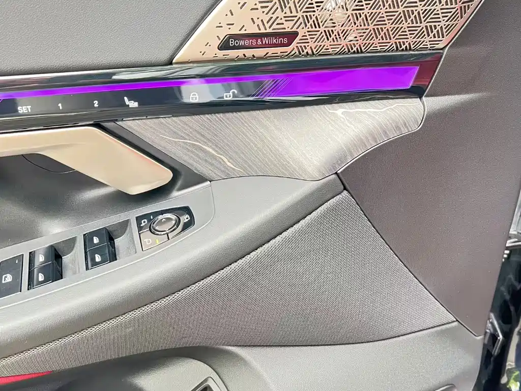 BMW 5 Series — миниатюра 6