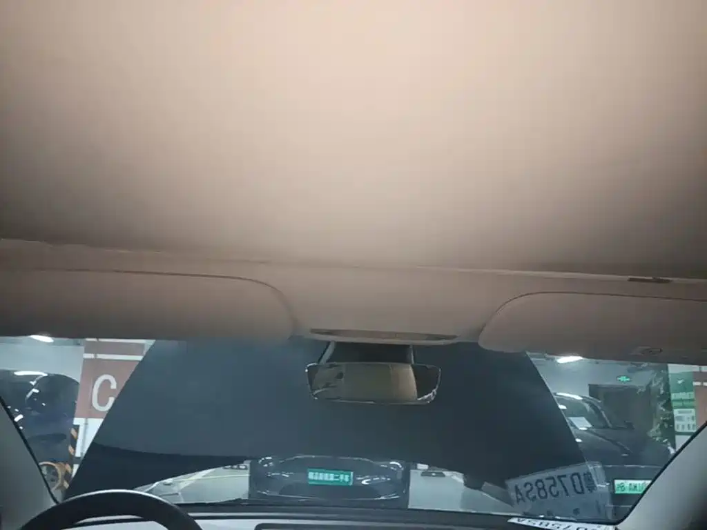 Tesla Model 3 — миниатюра 18