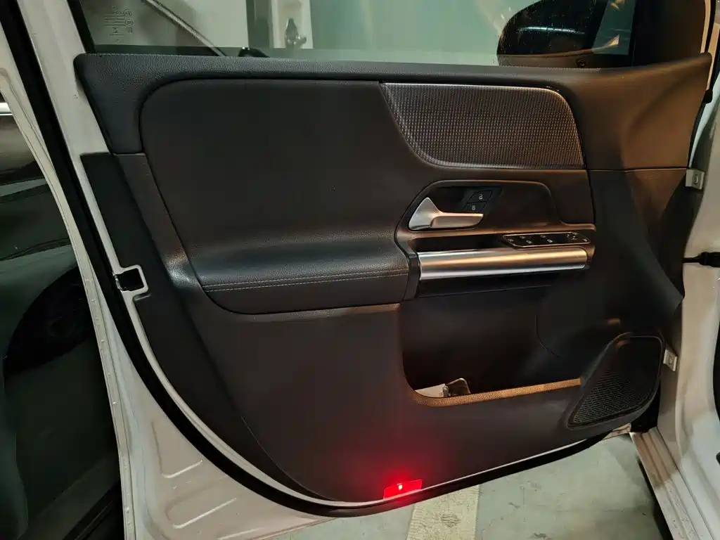 Mercedes-Benz B-Class — миниатюра 9