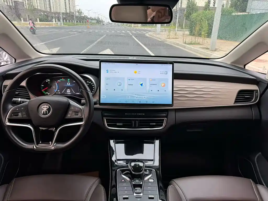 BYD MAX New Energy — миниатюра 6