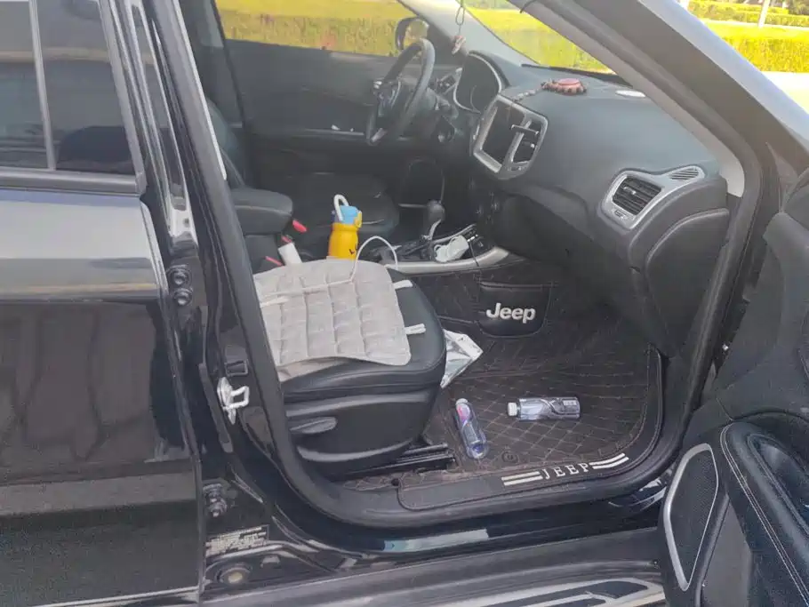 Jeep Compass — миниатюра 8