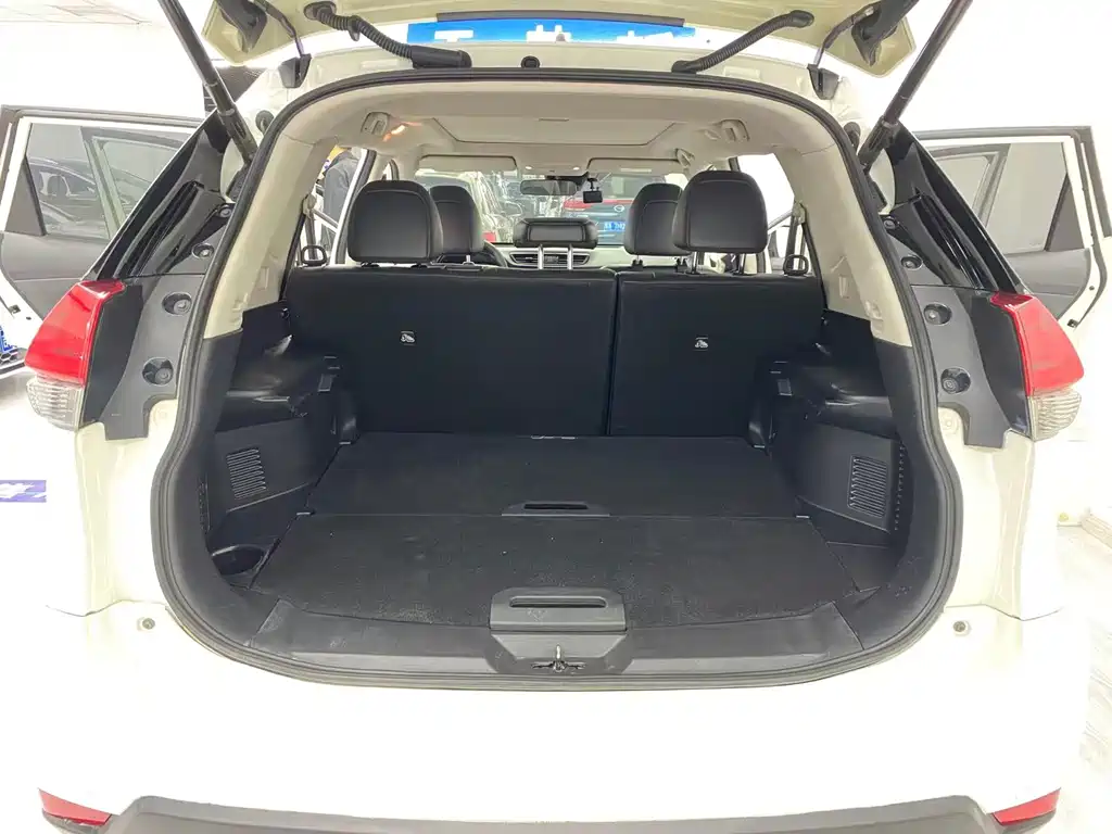 Nissan X-Trail — миниатюра 10