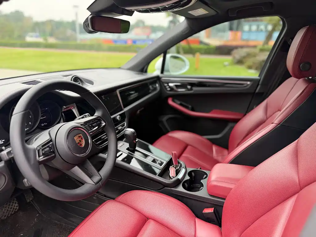 Porsche Macan — миниатюра 8