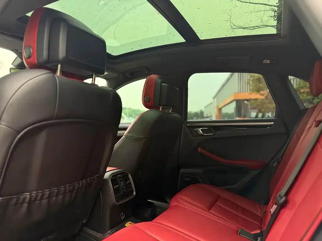 Porsche Macan — миниатюра 15
