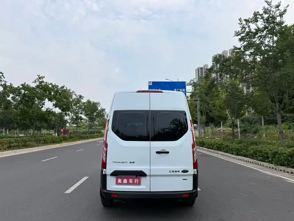 Ford Transit — миниатюра 10