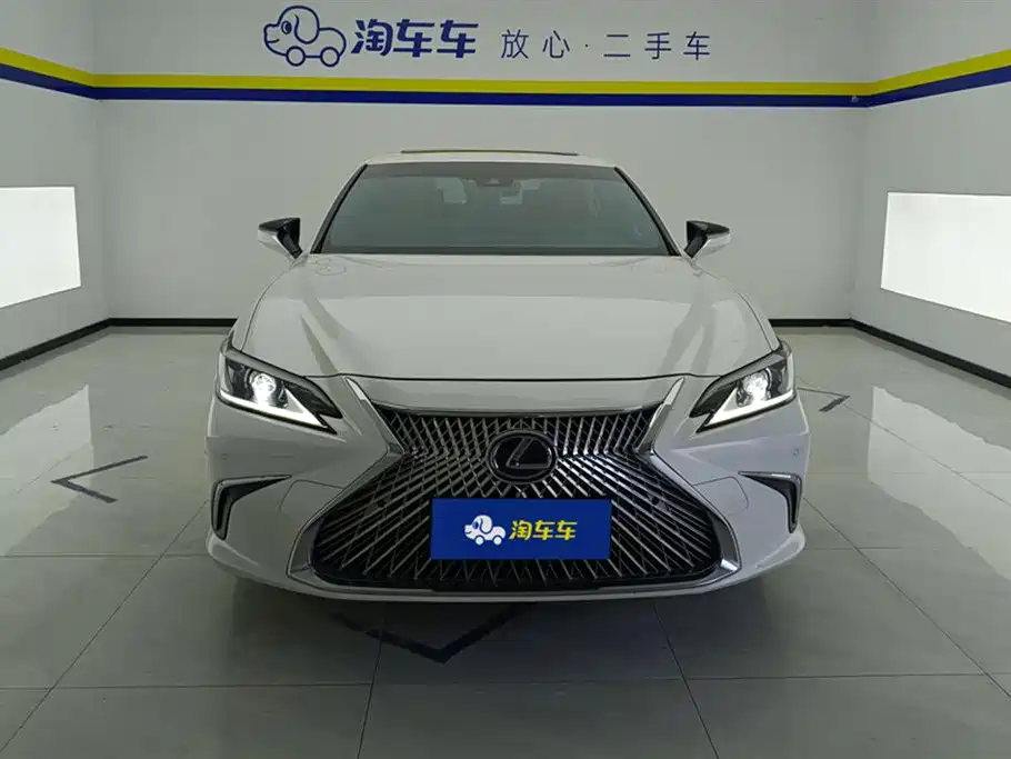 Lexus ES 2020 300h