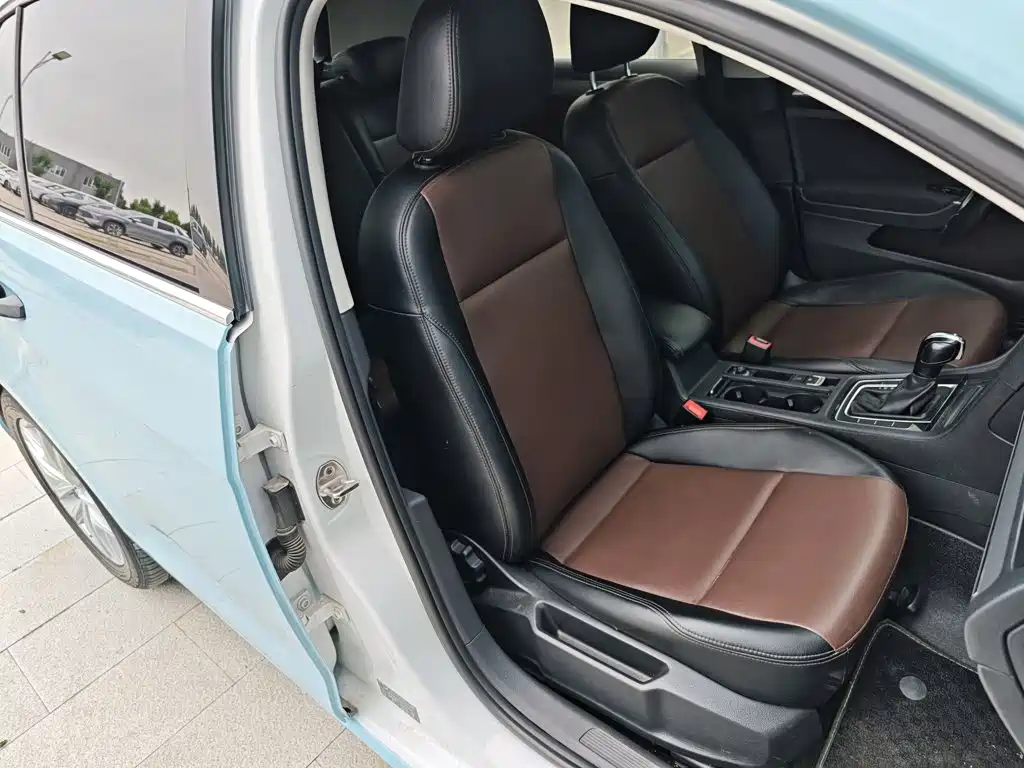 Volkswagen Golf — миниатюра 25