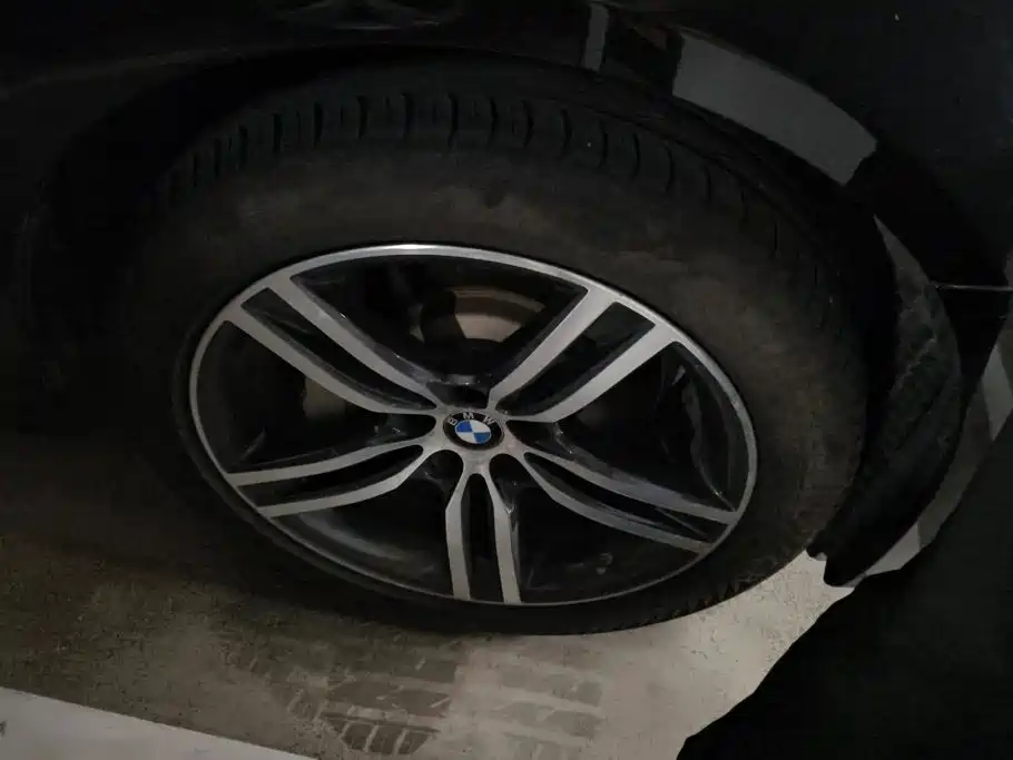 BMW 5 Series — миниатюра 6