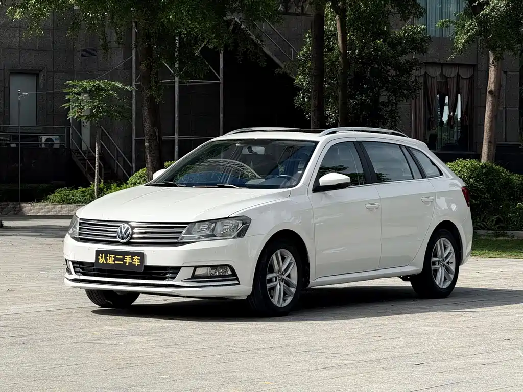 Volkswagen Gran Lavida 2015 1.6L AT Comfort