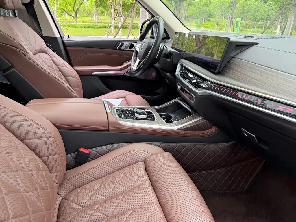 BMW X7 — миниатюра 12
