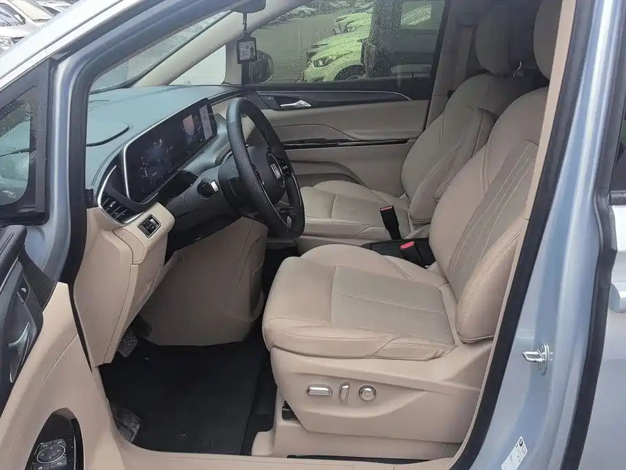 Buick GL8 Hybrid — миниатюра 8