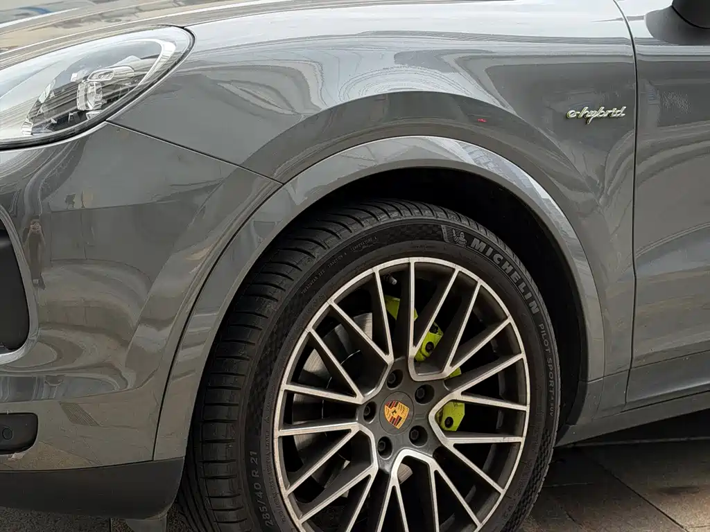 Porsche Cayenne Hybrid — миниатюра 10