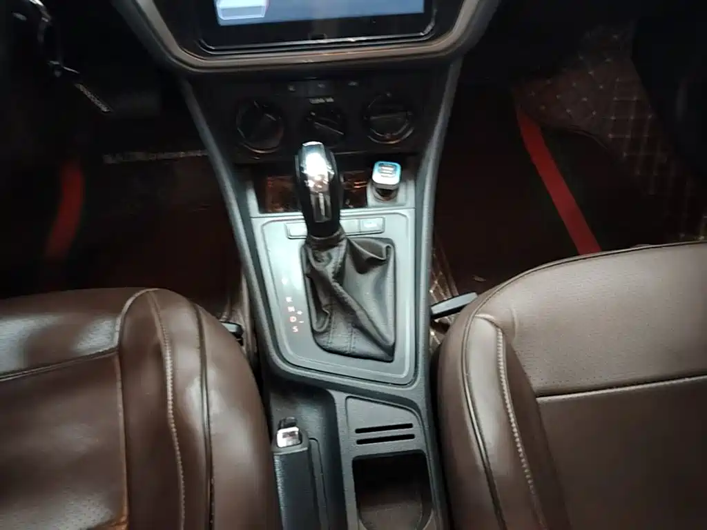 Volkswagen Lavida — миниатюра 10