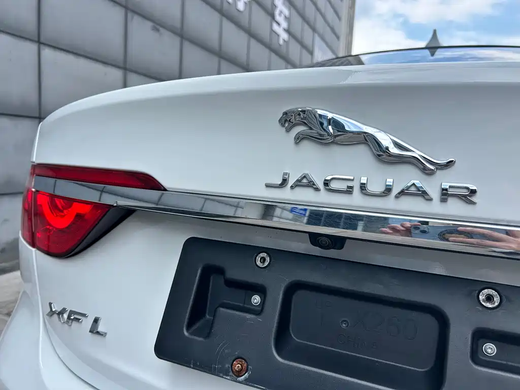 Jaguar XFL — миниатюра 9