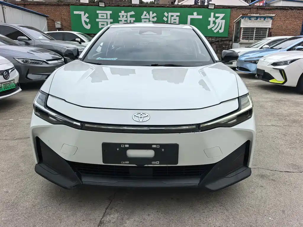 Toyota bZ3 — миниатюра 2