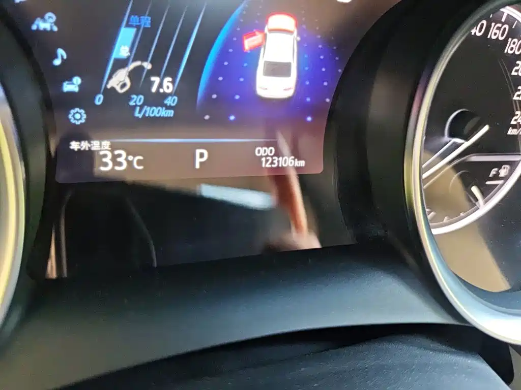 Toyota Camry — миниатюра 5