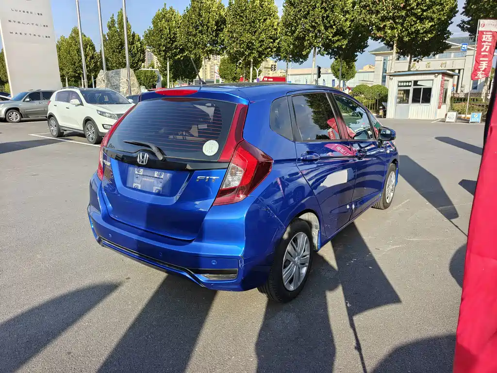 Honda Fit — миниатюра 6