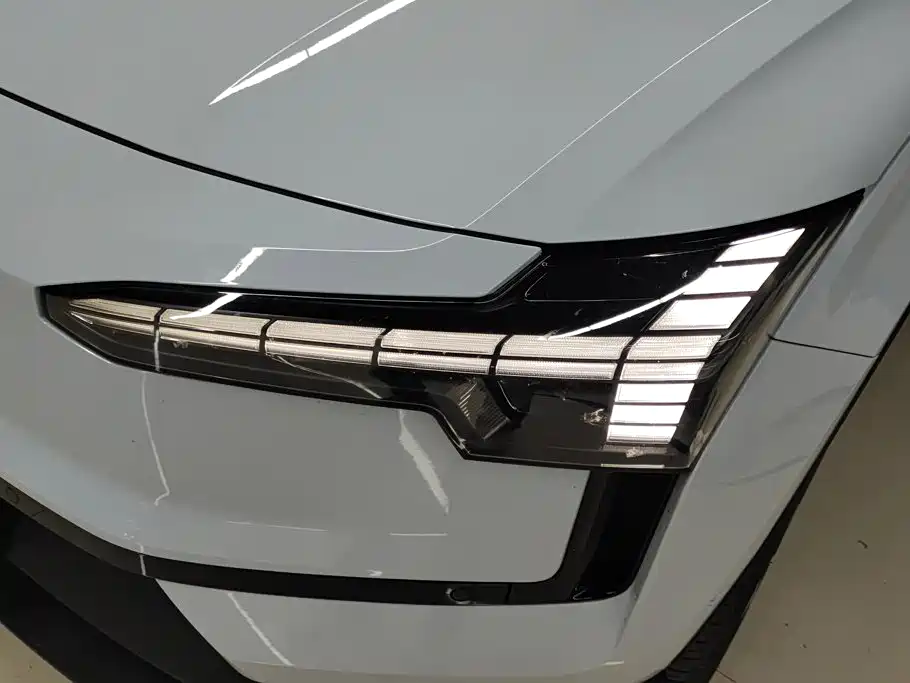 Volvo EX30 — миниатюра 5