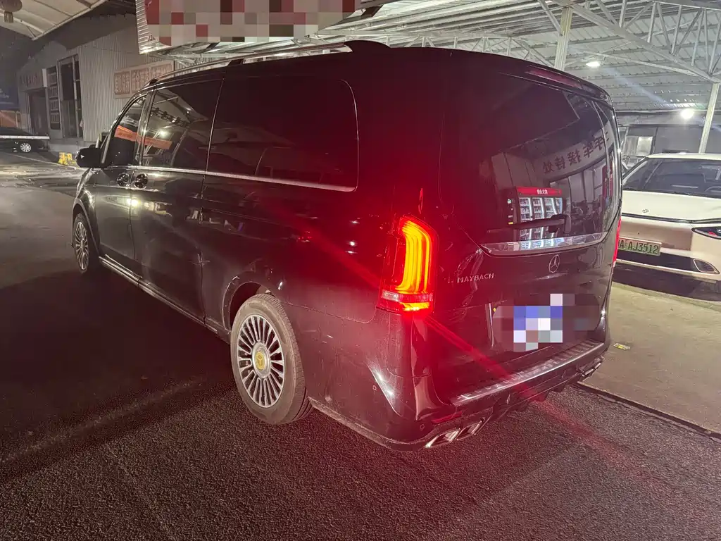 Mercedes-Benz V-Class (Import) — миниатюра 15