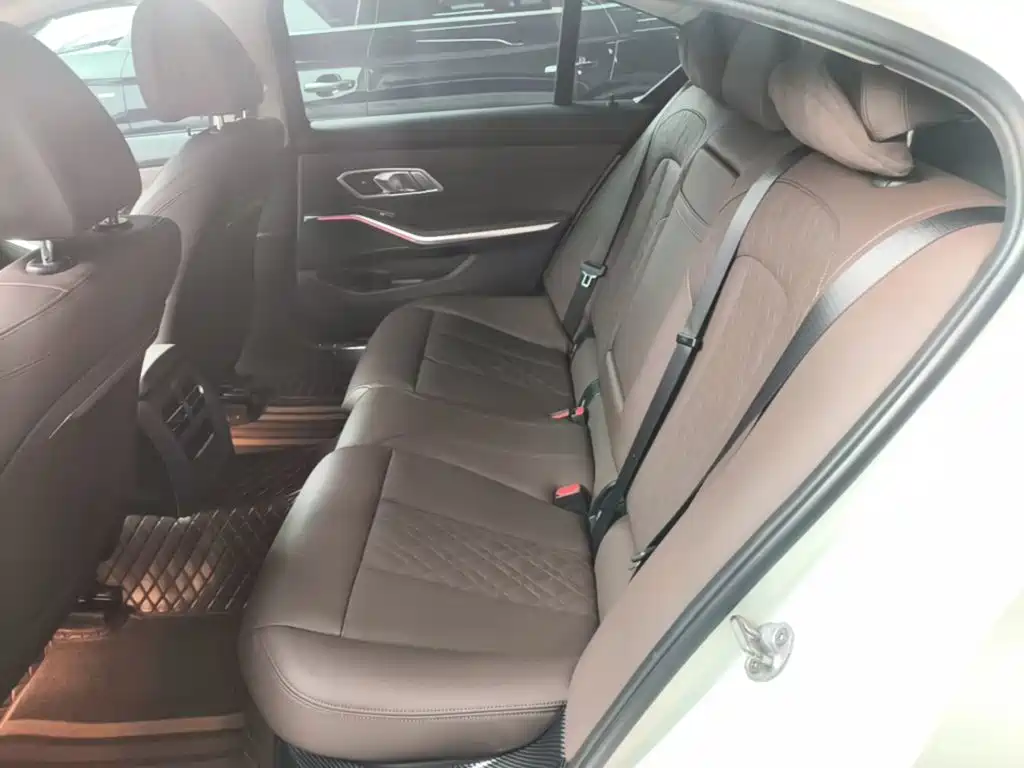 BMW 3 Series — миниатюра 17