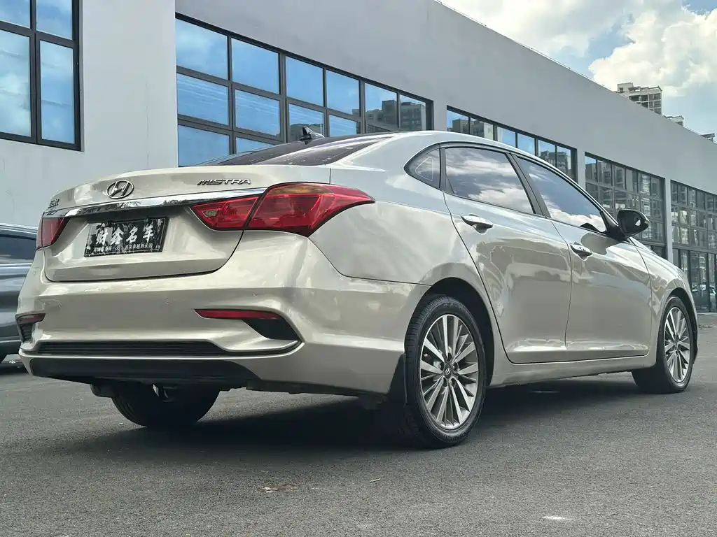 Hyundai Mistra — миниатюра 11