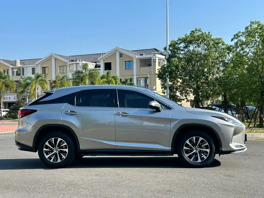 Lexus RX — миниатюра 5
